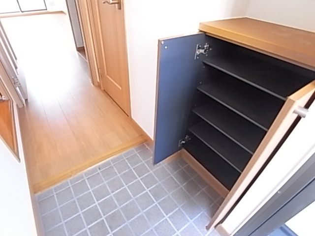 ブルースカイヒルズⅠ 玄関