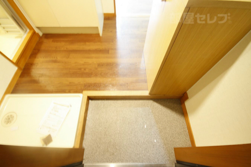愛知県名古屋市中区伊勢山２丁目 玄関