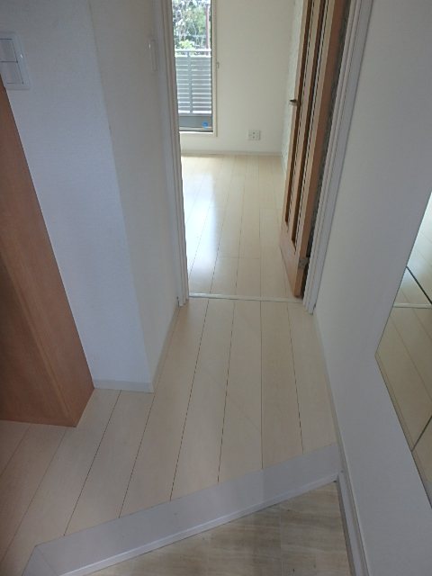 ラビングパレス東伏見 玄関