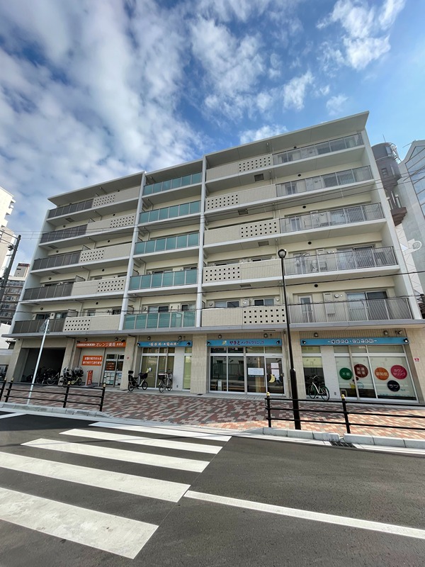 間口の広い建物です★