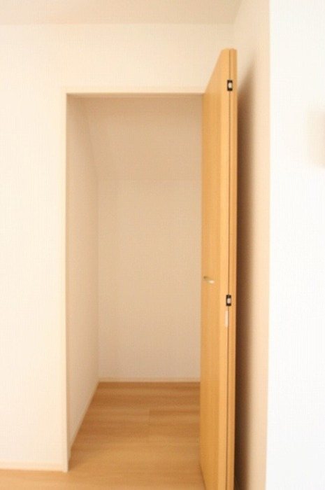 D-room西長住 収納