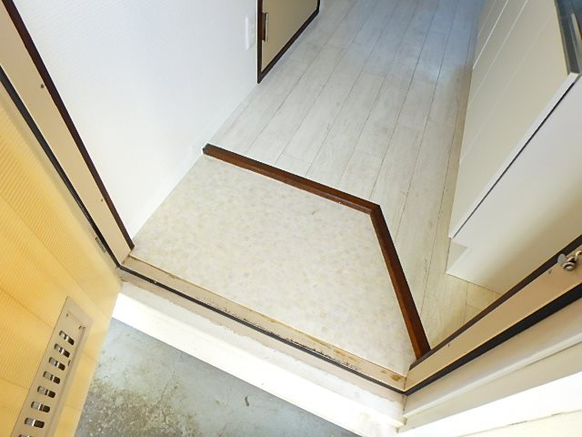 ベルハウス南台 玄関