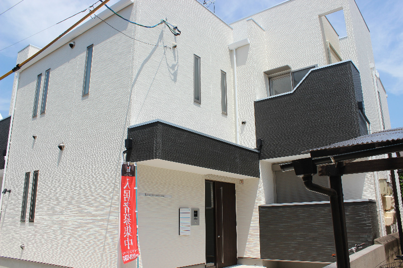 Grandtic gacha 'alua 外観