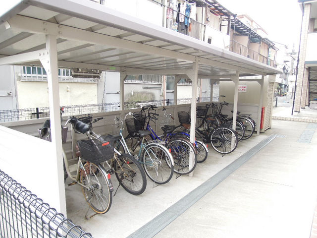 エアリーメゾン加美東 駐車場