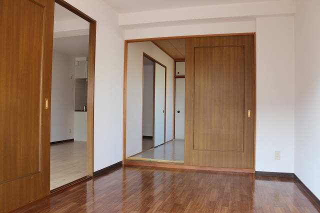 ひらのマンション ベッドルーム