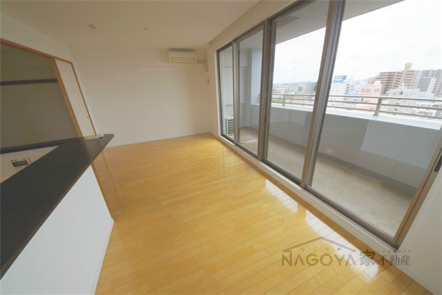 SS.FLAT桜山 リビング