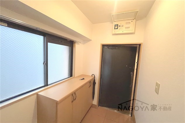 丸茂御園ビル 玄関