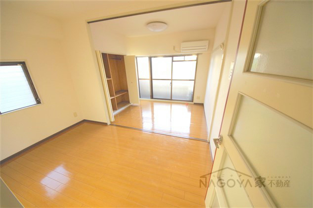 エスト葵南 リビング