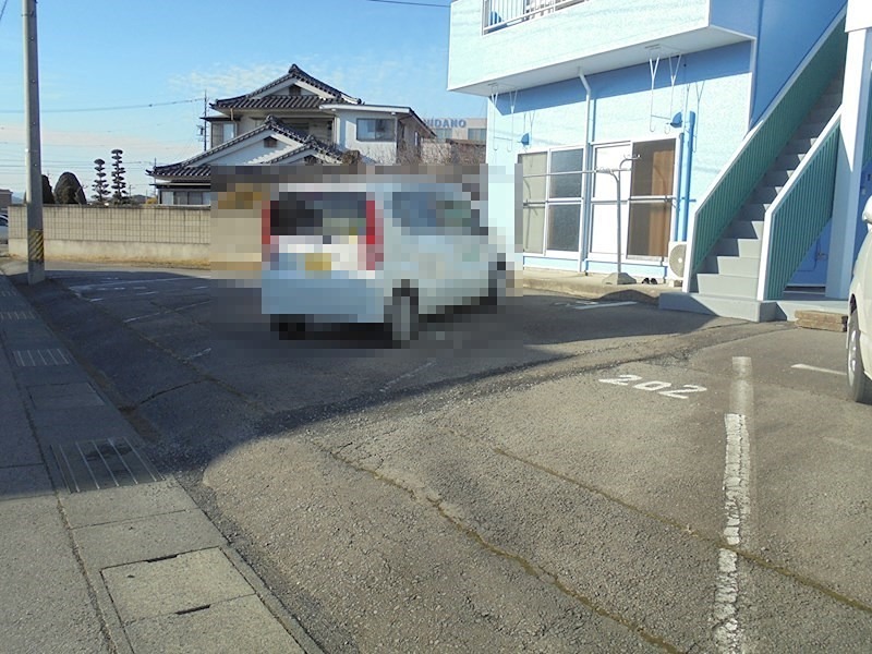 ベルメゾン丸山PART１A棟 駐車場