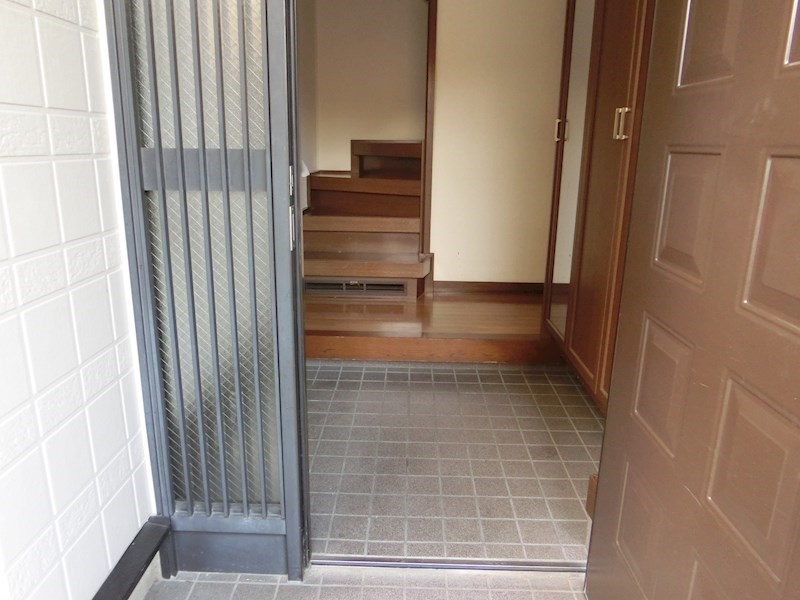 桂野里町貸家 玄関