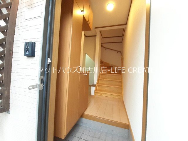 コモドジラソーレ 玄関