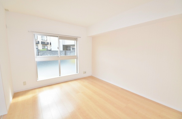 エルティアラ上富野 リビング