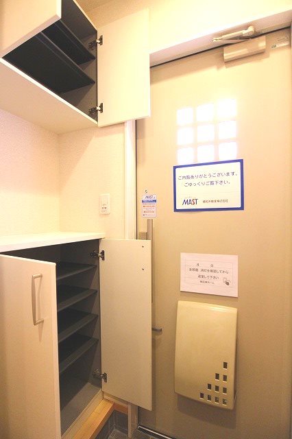 フィオーレカーサ 玄関