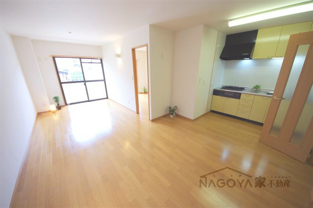 ランドハウス汐路 リビング