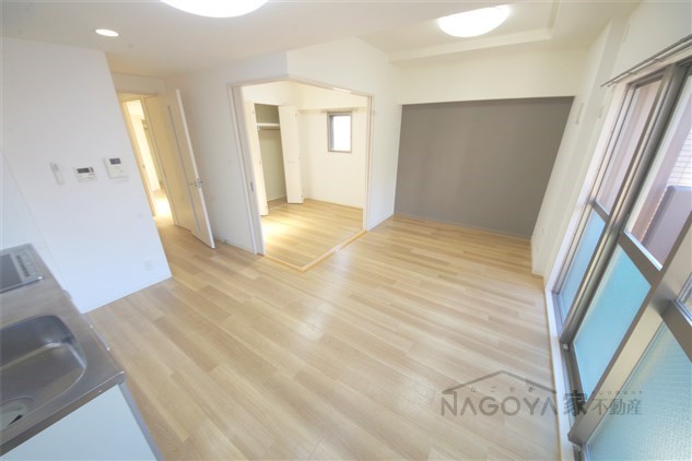 サンエスケーイワタ名城 リビング