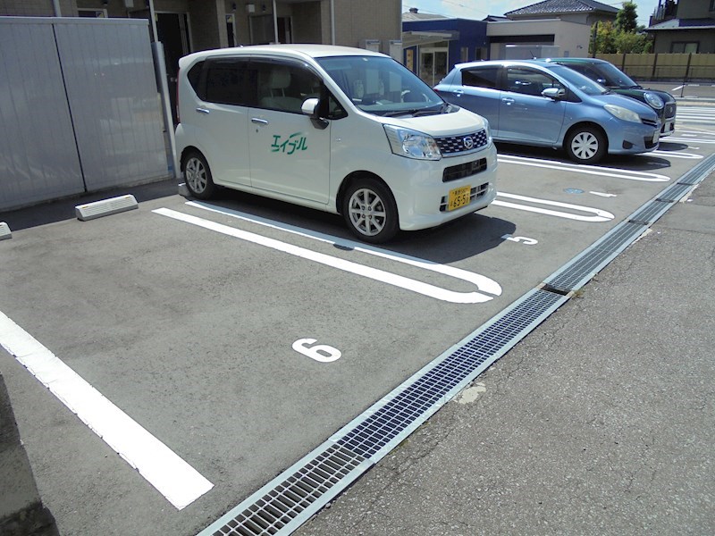 グリーンハイツ 駐車場