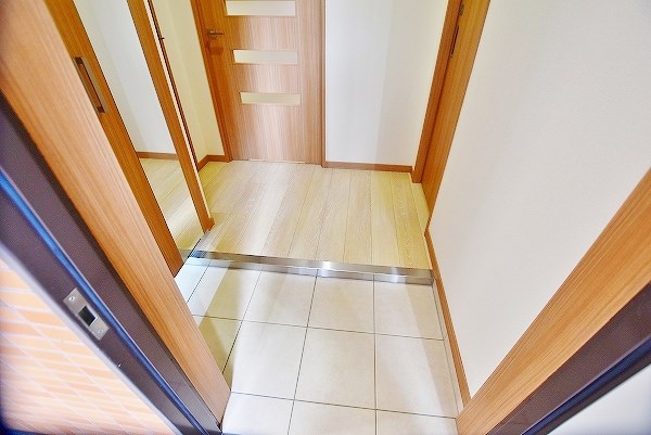 ロイヤルノースナイン 玄関