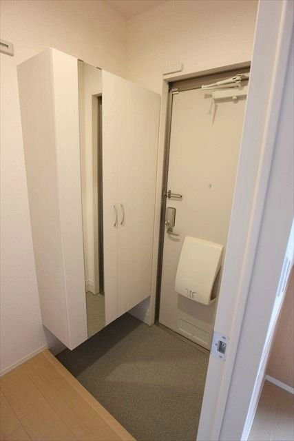 メゾンフォーレ 玄関