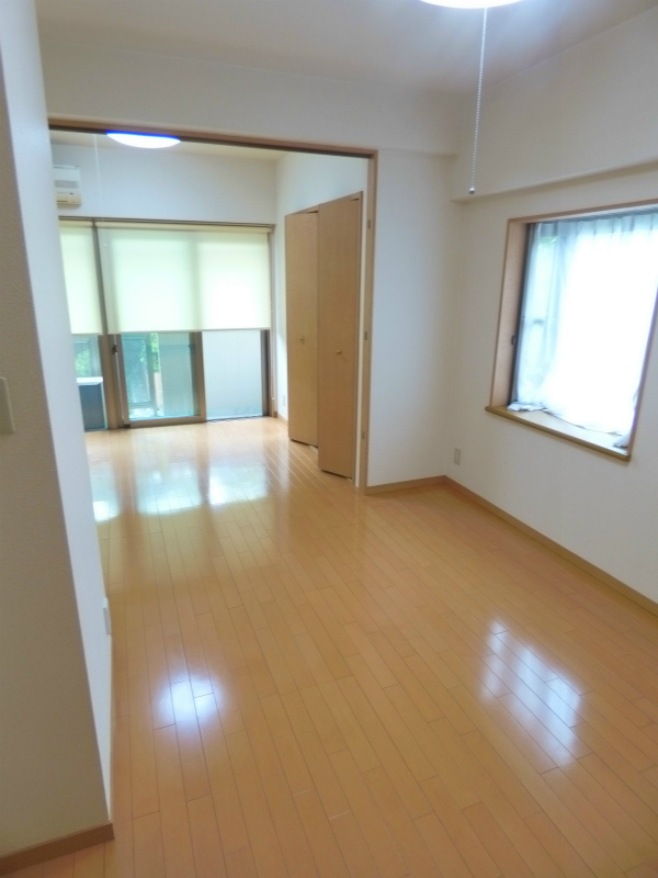 愛知県名古屋市千種区東山元町４丁目 リビング