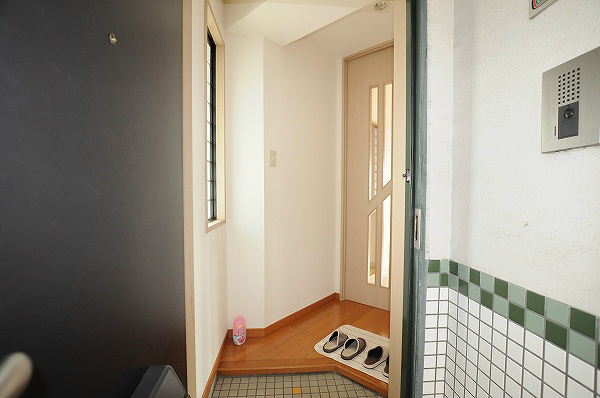 ユーフォリウム・マタマ 玄関