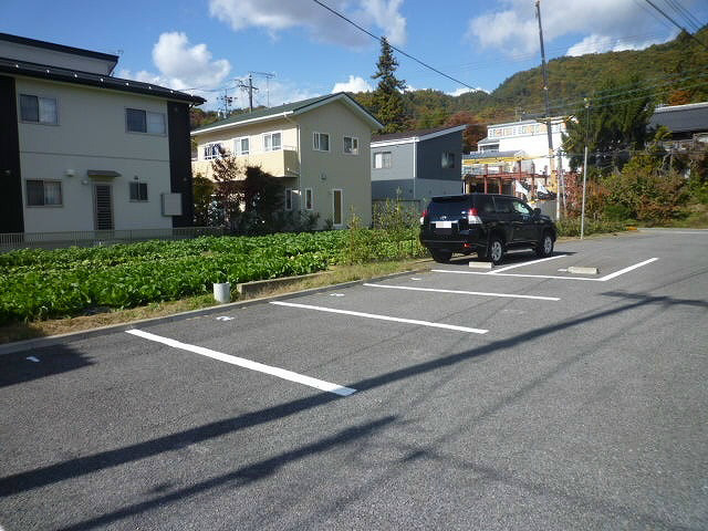 セピアコート安茂里 駐車場