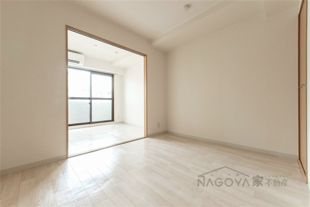 タウンエステート新栄 リビング