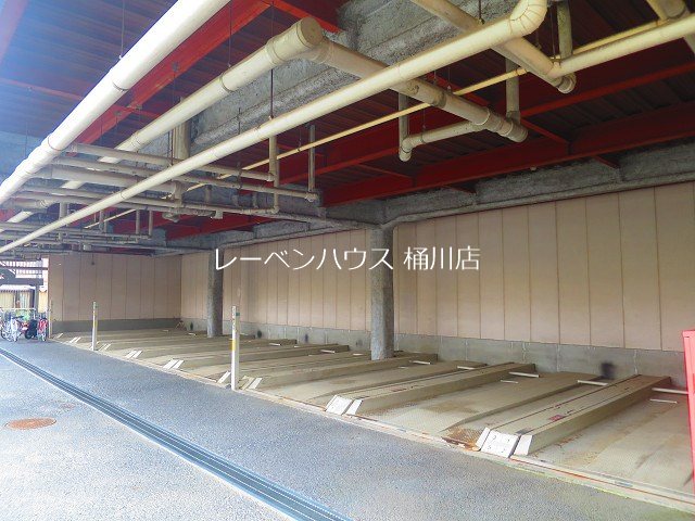 桶川イースト1 駐車場