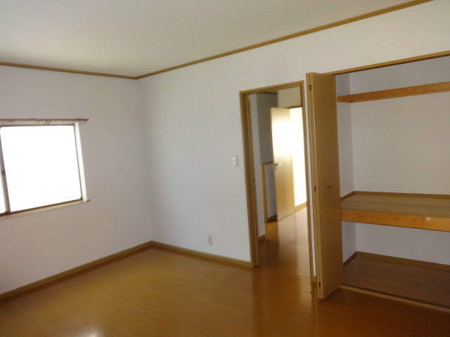 大島町貸家 収納