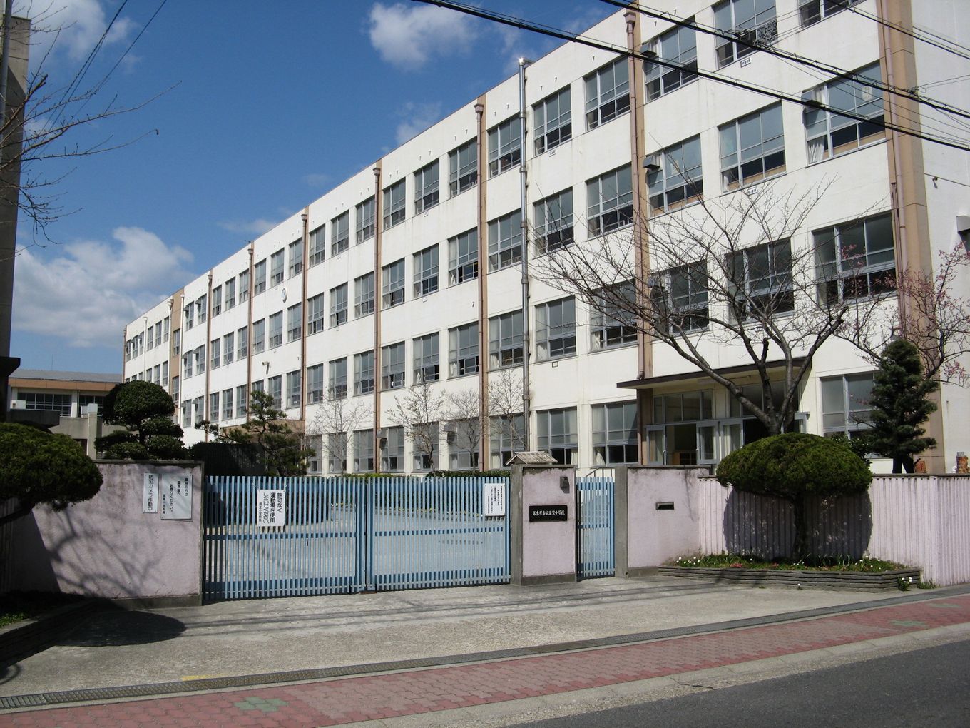 愛知県名古屋市緑区浦里１丁目 小学校