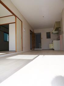 愛知県名古屋市中川区外新町３丁目 リビング