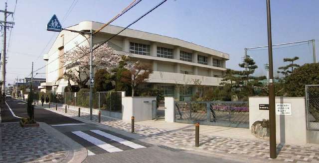 愛知県名古屋市南区中江２丁目 中学校