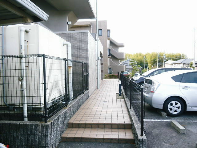 レージュ神の倉 駐車場