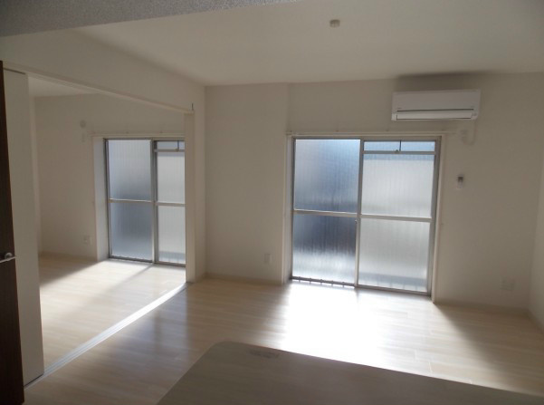 愛知県名古屋市名東区上社４丁目 リビング