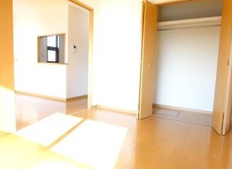 フォレストスクエアシバタ ベッドルーム