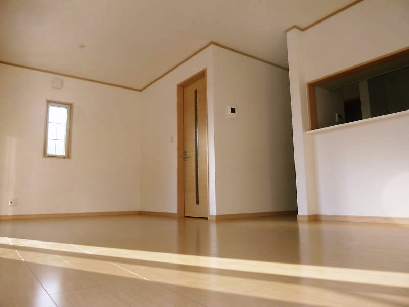愛知県名古屋市千種区京命１丁目 リビング