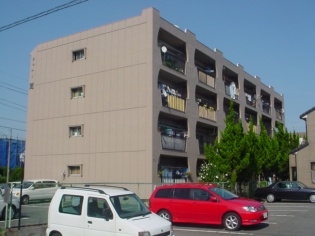 シャトー芝 駐車場