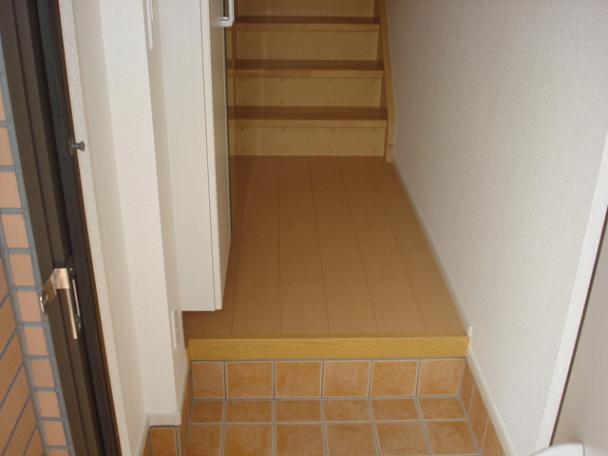 愛知県名古屋市名東区西里町５丁目 玄関