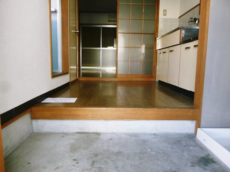 愛知県名古屋市天白区塩釜口２丁目 玄関