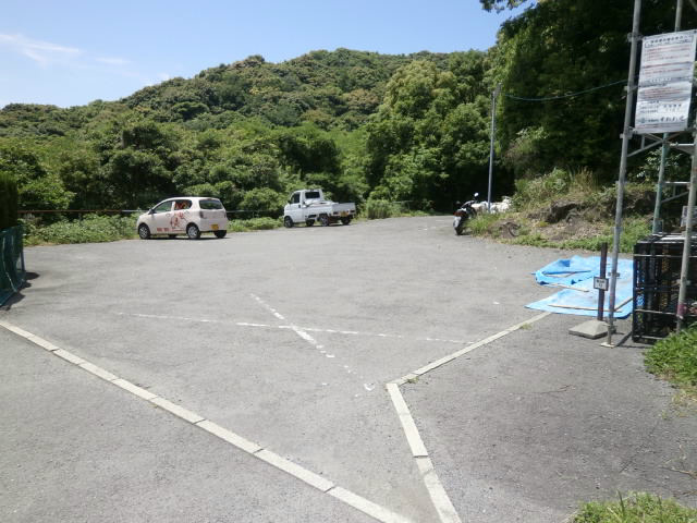 ガーデンヒルズ青山 駐車場