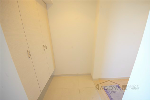 パークアクシス白壁 玄関