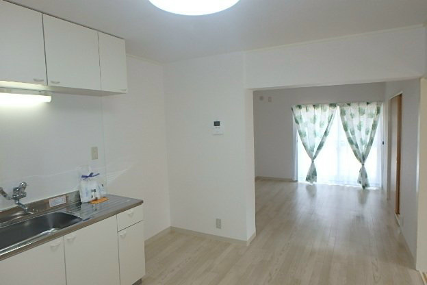 愛知県名古屋市北区長田町１丁目 リビング