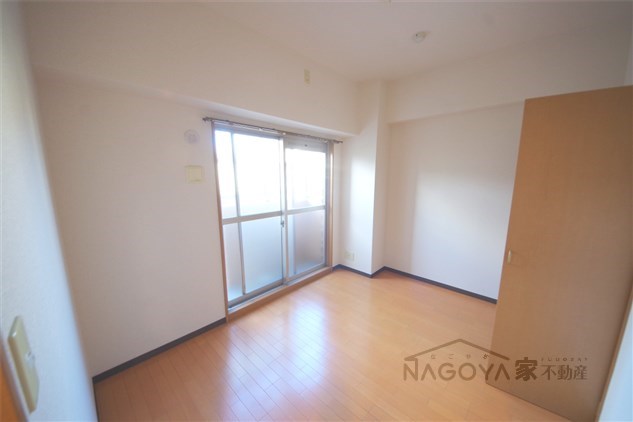 レージュ中根 ベッドルーム