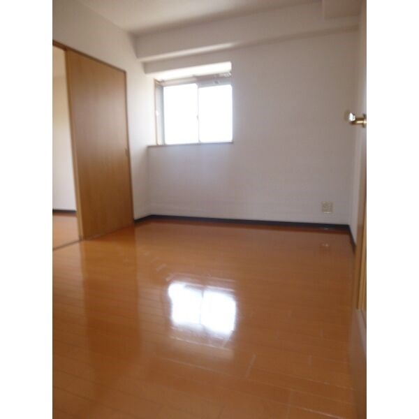 レージュ中根 ベッドルーム