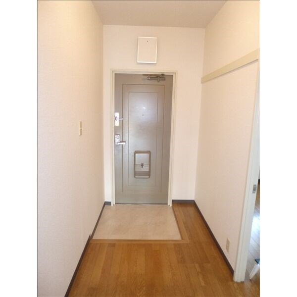 アーバンドエル杁中 玄関