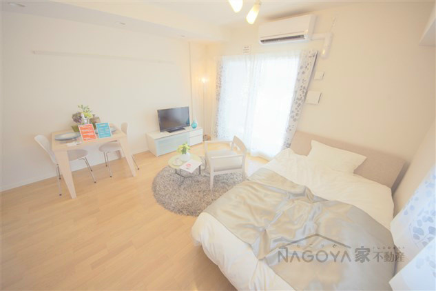 アデグランツ大須 リビング