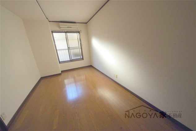 コーポリベルテ池下 ベッドルーム