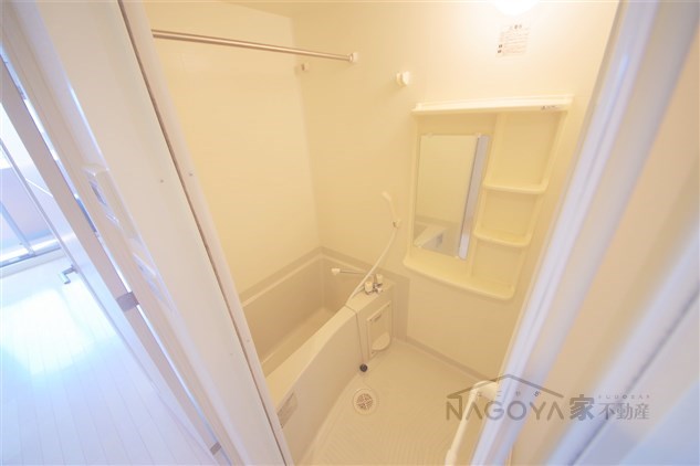 プレサンス名古屋STATIONビジュ 風呂画像