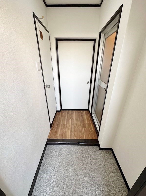 グランドハイツ砂津 玄関