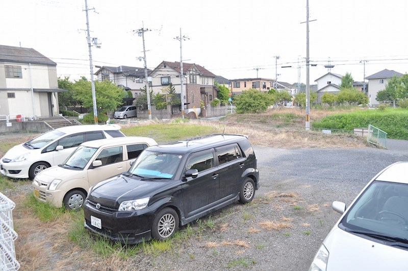 フジテラスB 駐車場