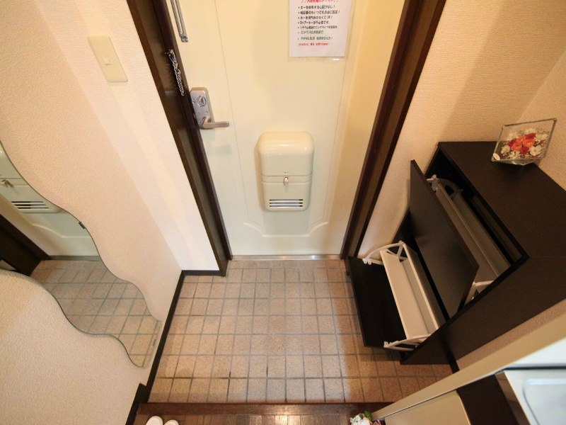 愛知県名古屋市中区伊勢山２丁目 玄関